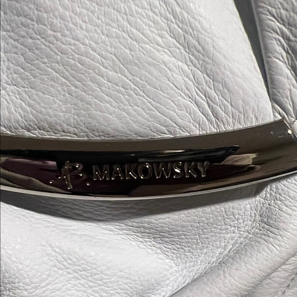 B. Makowsky White Hobo Shoulder Bag Silver Hardware - Picture 2 of 11